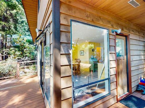 1603 Treasure Cres, Pender Island, BC - Outdoor With Exterior