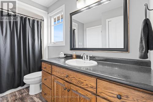 490 Halter Road, Kawartha Lakes, ON - Indoor Photo Showing Bathroom