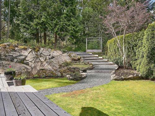 11015 Tryon Pl, North Saanich, BC - Outdoor