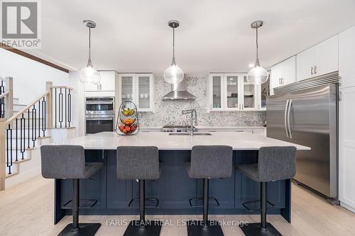 2041 Lilac Dr, Innisfil, ON - Indoor Photo Showing Kitchen With Upgraded Kitchen