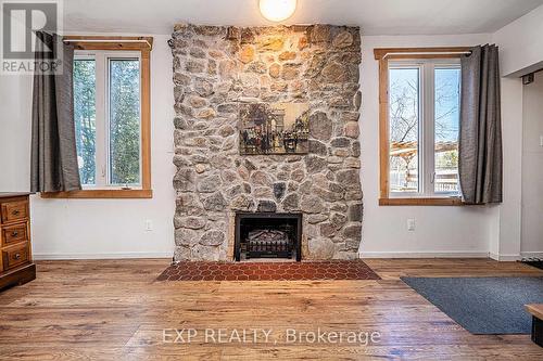 109 Dunkirk Ave, Georgina, ON - Indoor With Fireplace