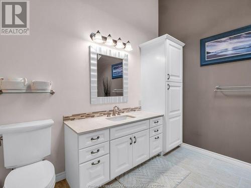 930 Golfwood, Lasalle, ON - Indoor Photo Showing Bathroom