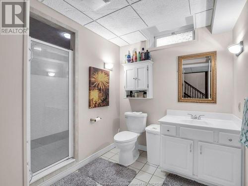 930 Golfwood, Lasalle, ON - Indoor Photo Showing Bathroom