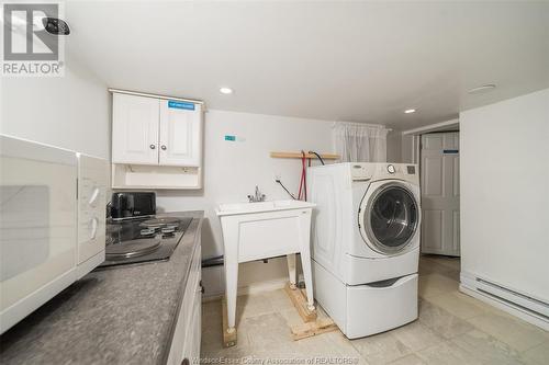 1624 Aubin Road, Windsor, ON - Indoor Photo Showing Laundry Room
