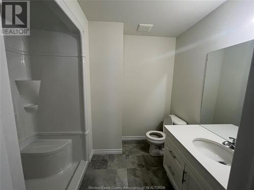 390 Hemlock Lane Unit# Upper, Lakeshore, ON - Indoor Photo Showing Bathroom