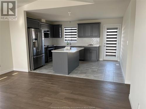390 Hemlock Lane Unit# Upper, Lakeshore, ON - Indoor Photo Showing Kitchen With Upgraded Kitchen