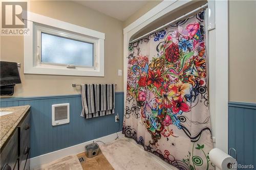 9 Crawford Street, Hampton, NB - Indoor Photo Showing Bathroom