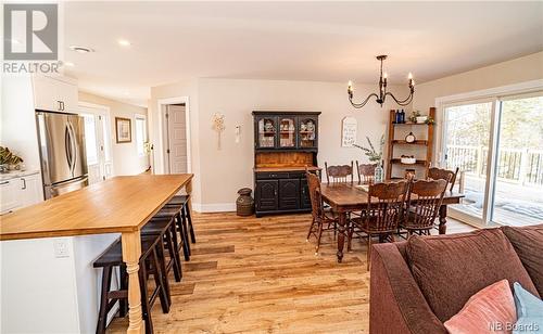 17 Hubbard Street, Burton, NB - Indoor Photo Showing Dining Room