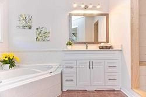3265 Carabella Way, Mississauga, ON - Indoor Photo Showing Bathroom