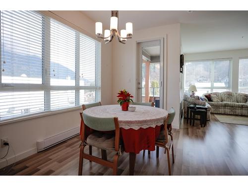 305 - 710 Vernon Street, Nelson, BC - Indoor Photo Showing Dining Room