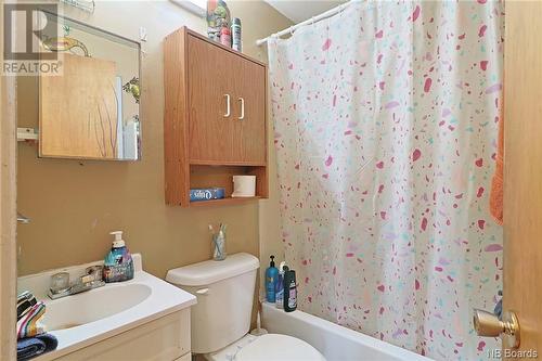 33 Queen Street, Minto, NB - Indoor Photo Showing Bathroom