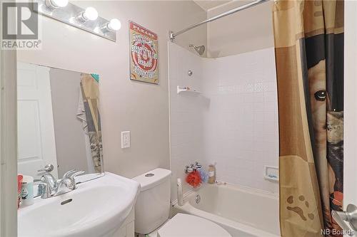 33 Queen Street, Minto, NB - Indoor Photo Showing Bathroom