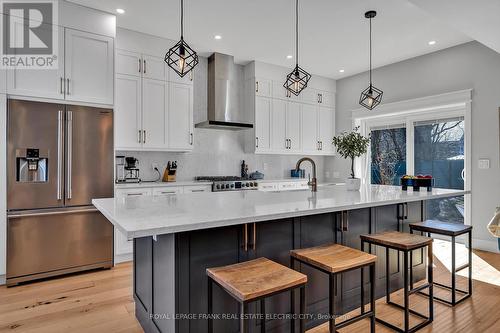 395 Walton St, Peterborough, ON - Indoor Photo Showing Kitchen With Upgraded Kitchen