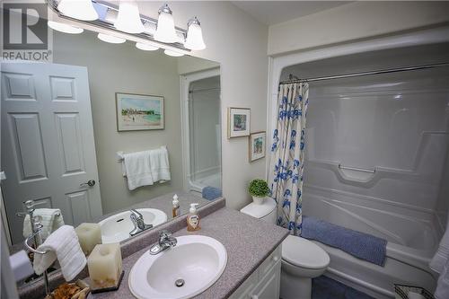 14 Loyalist Place, Brockville, ON - Indoor Photo Showing Bathroom