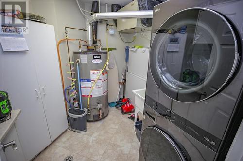 14 Loyalist Place, Brockville, ON - Indoor Photo Showing Laundry Room