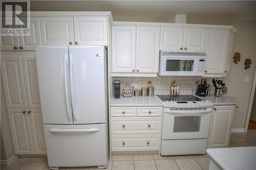 14 Loyalist Place, Brockville, ON - Indoor Photo Showing Kitchen