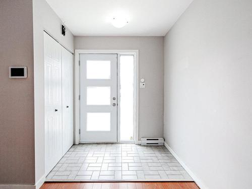 Hall d'entrÃ©e - 160 Rue Courcelles, Boisbriand, QC - Indoor Photo Showing Other Room