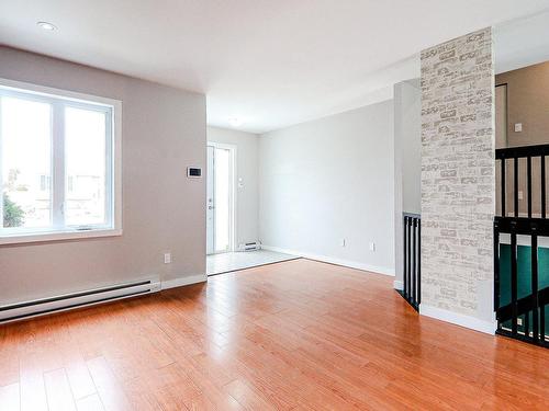 Salon - 160 Rue Courcelles, Boisbriand, QC - Indoor Photo Showing Other Room