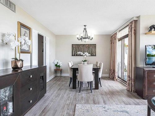 Mississauga, On - Indoor Photo Showing Dining Room