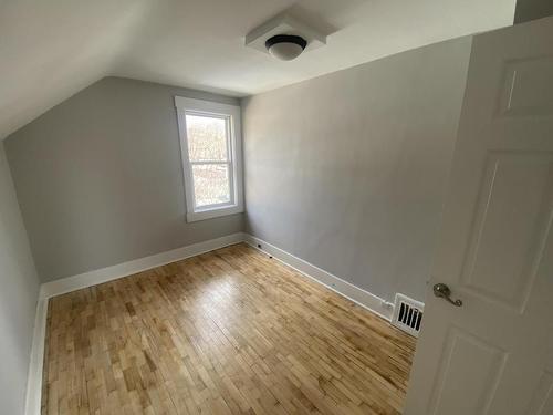 39 Empress Avenue N, Thunder Bay, ON - Indoor Photo Showing Other Room