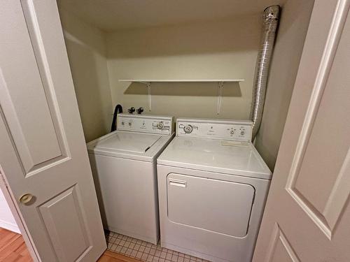 201 590 Beverly Street, Thunder Bay, ON - Indoor Photo Showing Laundry Room
