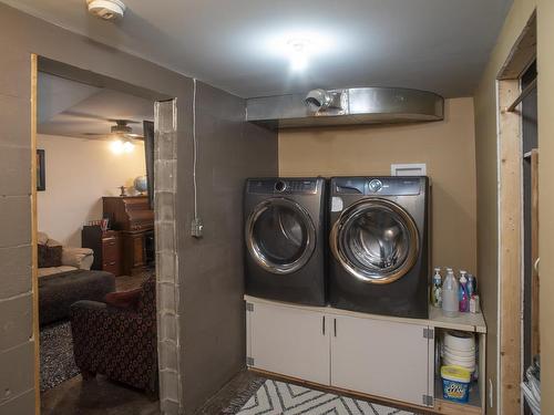 128 Pipeline Road, Thunder Bay, ON - Indoor Photo Showing Laundry Room
