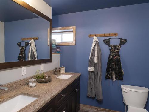 128 Pipeline Road, Thunder Bay, ON - Indoor Photo Showing Bathroom