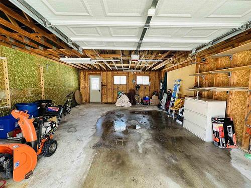 278 Taylor Street, Dryden, ON - Indoor Photo Showing Garage