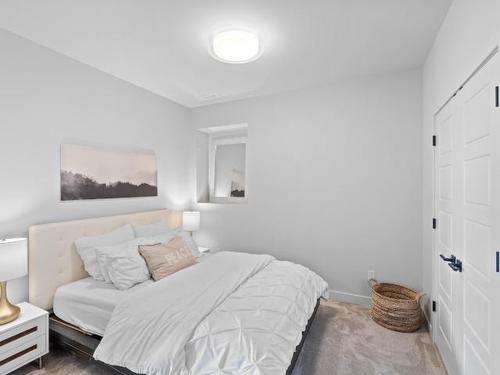 2-260 Rue Cheval Noir, Kamloops, BC - Indoor Photo Showing Bedroom