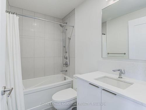 2011-28 Freeland St, Toronto, ON - Indoor Photo Showing Bathroom