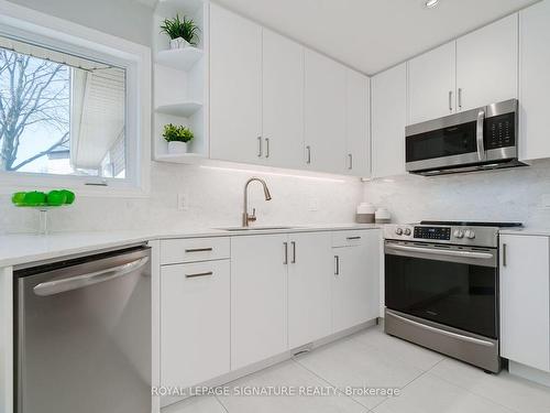 16 Palomino Cres, Toronto, ON - Indoor Photo Showing Kitchen With Upgraded Kitchen