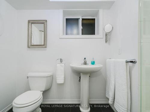 16 Palomino Cres, Toronto, ON - Indoor Photo Showing Bathroom