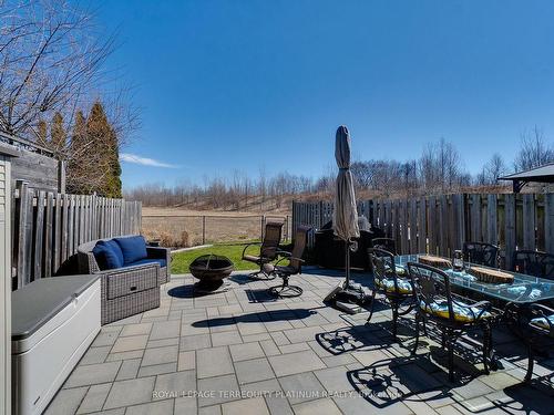 4 Curzon Cres, Guelph, ON - Outdoor