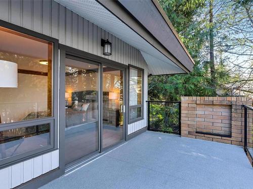1032 Lands End Rd, North Saanich, BC - Outdoor With Exterior