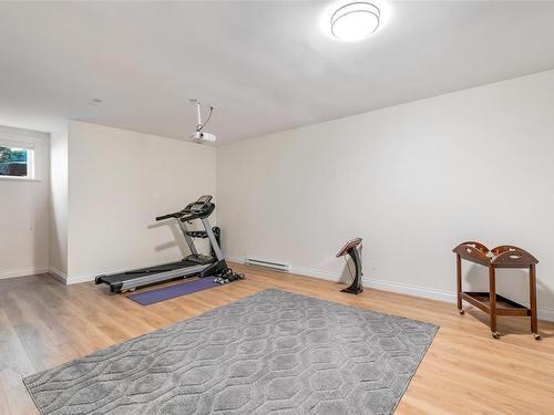 1032 Lands End Rd, North Saanich, BC - Indoor Photo Showing Gym Room