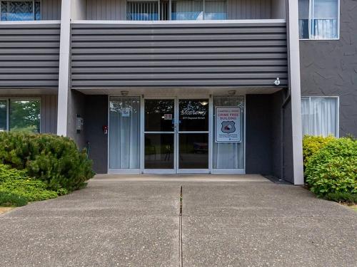 106-377 Dogwood St, Campbell River, BC - Outdoor