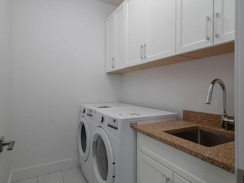 44 Thetis Pl, Nanaimo, BC - Indoor Photo Showing Laundry Room
