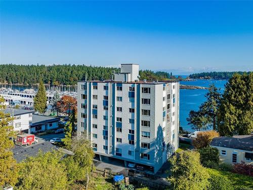 303-33 Mount Benson St, Nanaimo, BC - Outdoor With Body Of Water