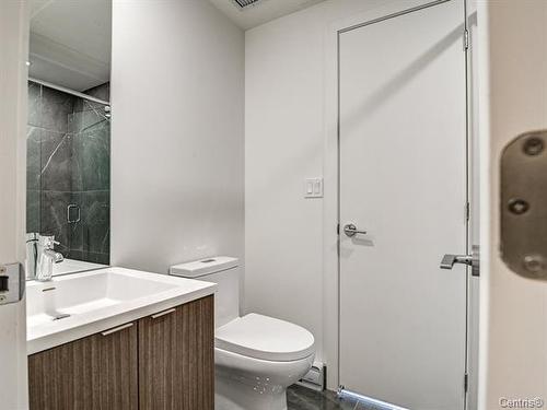 Bathroom - 409-1200 Rue Crescent, Montréal (Ville-Marie), QC - Indoor Photo Showing Bathroom