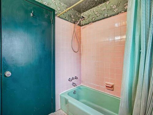 Salle de bains - 350 Place Des Fleurs, Dollard-Des-Ormeaux, QC - Indoor Photo Showing Bathroom