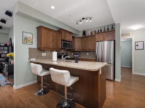 120-850 Saucier Avenue, Kelowna, BC - Indoor Photo Showing Kitchen With Stainless Steel Kitchen