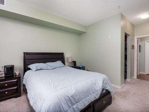 120-850 Saucier Avenue, Kelowna, BC - Indoor Photo Showing Bedroom