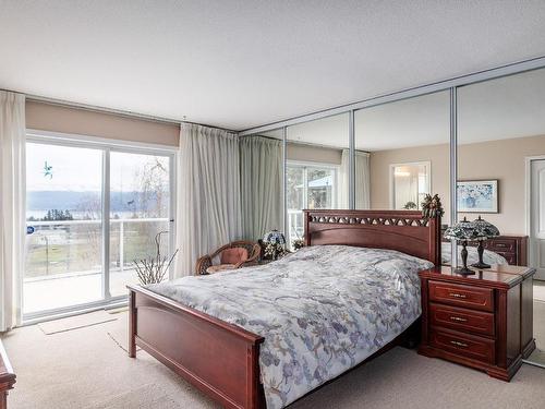 3645 Walnut Glen Drive, West Kelowna, BC - Indoor Photo Showing Bedroom
