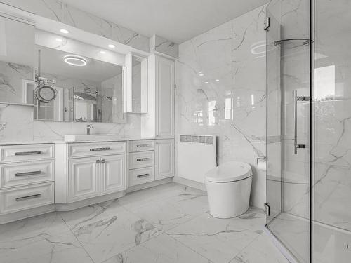 Ensuite bathroom - 2 Rue Du Beaujolais, Kirkland, QC - Indoor Photo Showing Bathroom