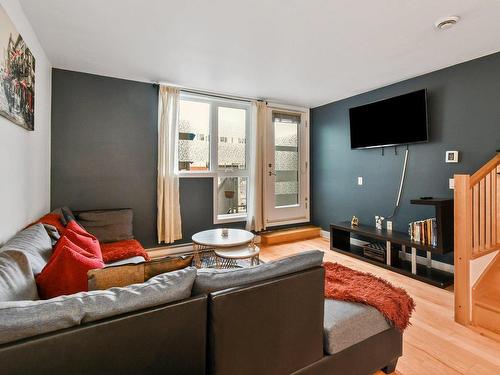 Living room - 5406 Rue Gabriele-Frascadore, Montréal (Mercier/Hochelaga-Maisonneuve), QC - Indoor Photo Showing Living Room