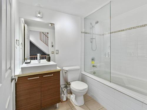Bathroom - 5406 Rue Gabriele-Frascadore, Montréal (Mercier/Hochelaga-Maisonneuve), QC - Indoor Photo Showing Bathroom