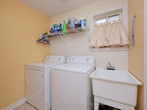 36 Anderson Rd, New Tecumseth, ON - Indoor Photo Showing Laundry Room
