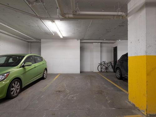 Parking - 311-3300 Boul. Cavendish, Montréal (Côte-Des-Neiges/Notre-Dame-De-Grâce), QC - Indoor Photo Showing Garage