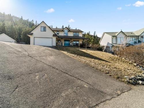 4942 Woodland Crt, Kamloops, BC - Outdoor