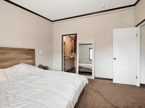 312 Dutch Lake Road, Clearwater, BC - Indoor Photo Showing Bedroom